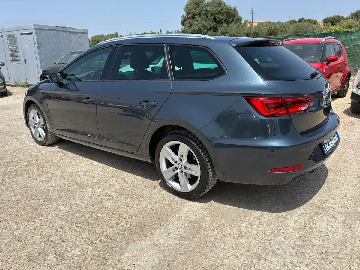 Usata Seat Leon Business 115 CV (84 kW) 2019 Grigio Berlina