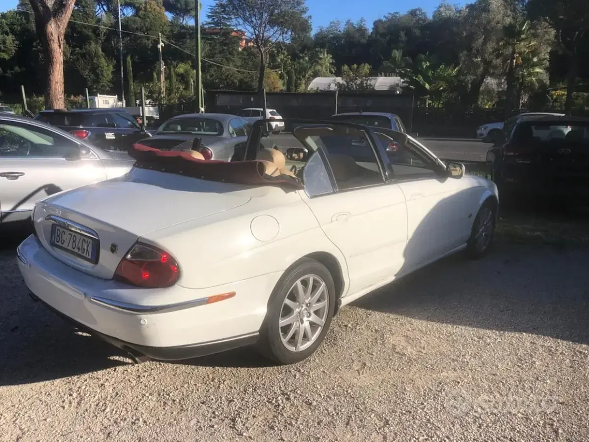Usata Jaguar S-Type S 298 CV (219 kW) 2002 Bianco Berlina