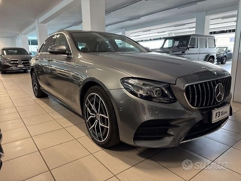 Usata Mercedes E300 Premium Plus 306 CV (225 kW) 2019 Grigio Berlina