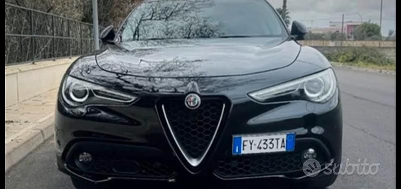 Usata Alfa Romeo Stelvio 160 CV (117 kW) 2019 Nero SUV