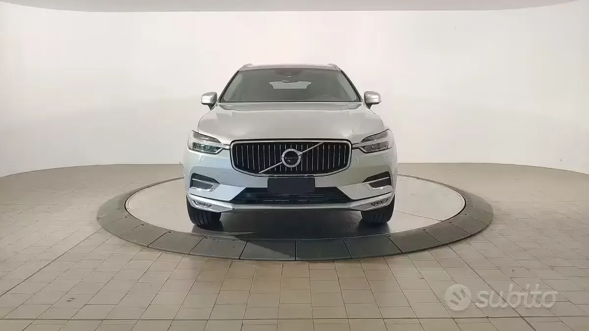Usata Volvo XC60 Inscription 250 CV (183 kW) 2019 Argento SUV