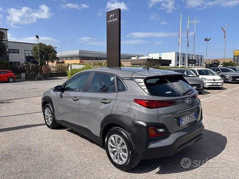 Usata Hyundai Kona 120 CV (88 kW) 2019 Grigio SUV