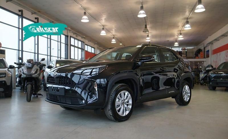 Nuova Toyota Yaris Hybrid Active 92 CV (67 kW) 2025