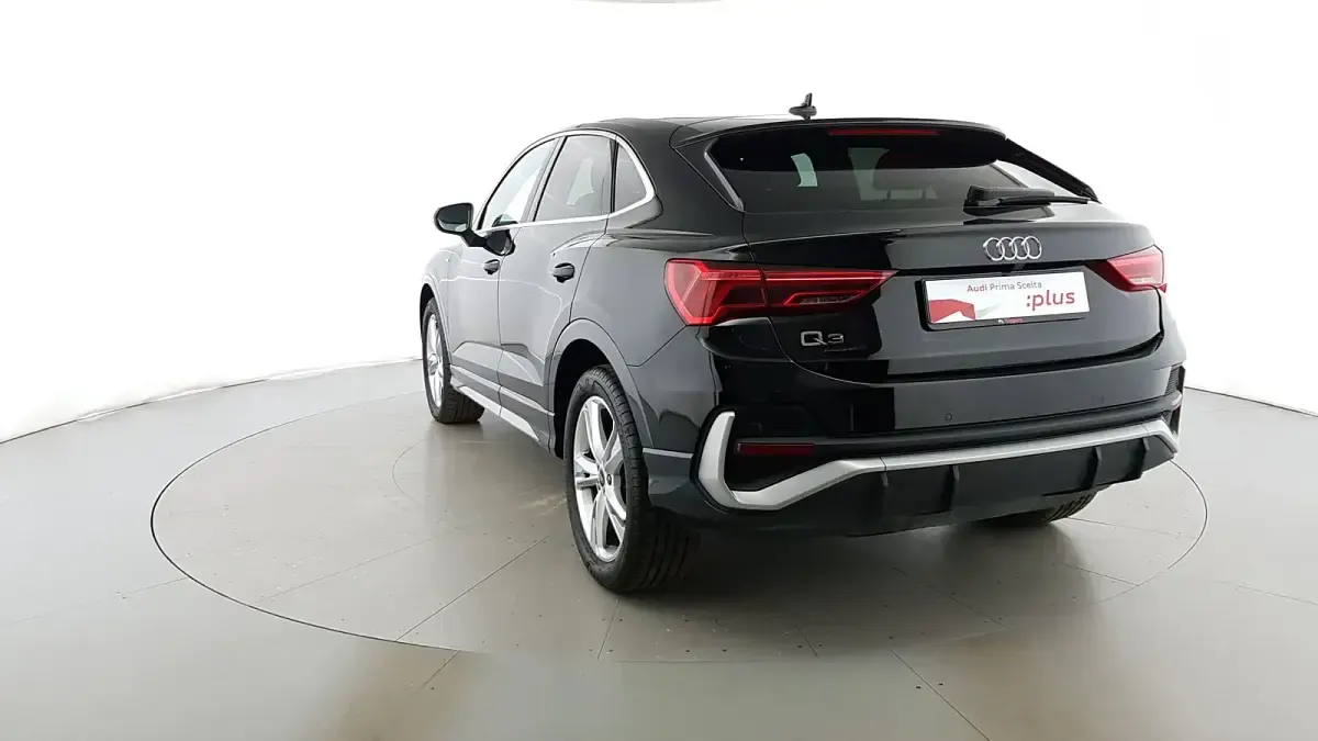 Usata Audi Q3 Sportback S-Line 150 CV (110 kW) 2024 Nero midnight SUV