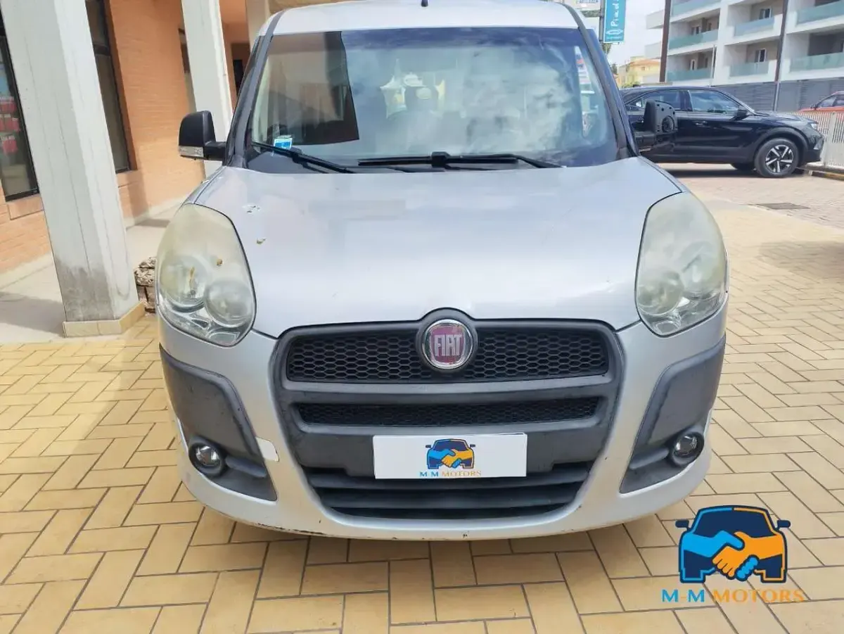Usata Fiat Doblò Dynamic 120 CV (88 kW) 2012 Grigio Monovolume