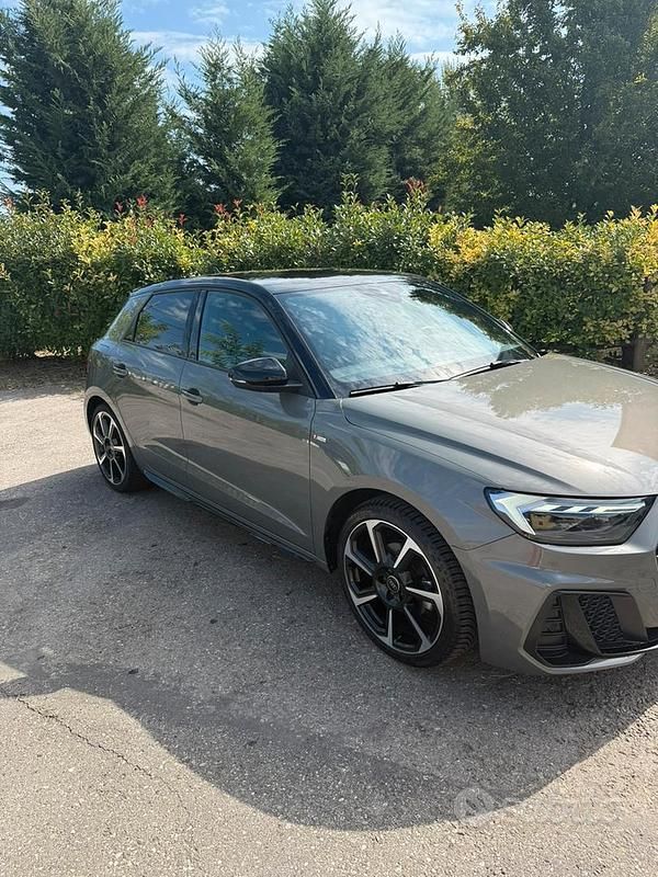 Usata Audi A1 Ambiente 110 CV (80 kW) 2023 Grigio SUV