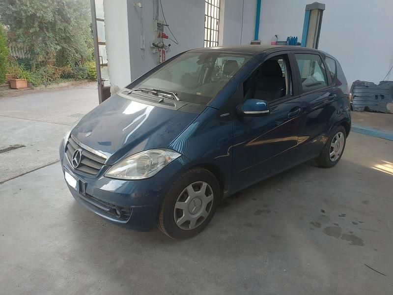 Usata Mercedes A160 Elegance 95 CV (69 kW) 2010 Blu Berlina