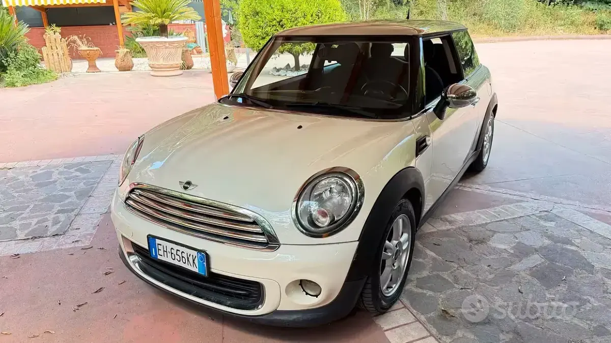 Usata Mini ONE 75 CV (55 kW) 2011 Utilitaria