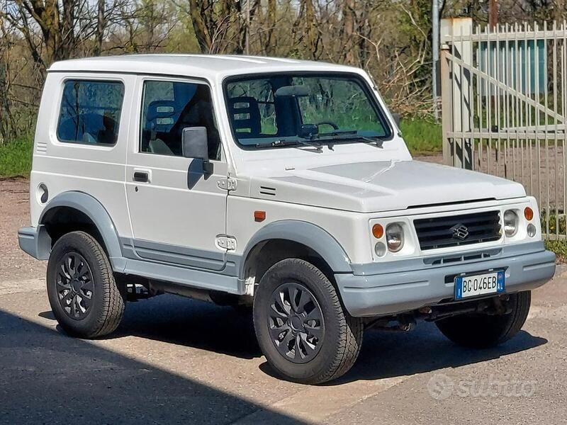Bianco Usata 1999 Suzuki Samurai SUV | 6300 € (Ottimo prezzo) - Immagine 1/4
