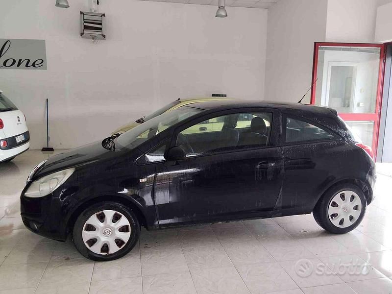 Usado Opel Corsa Club 75 HP (55 kW) 2009 Preto Citadino