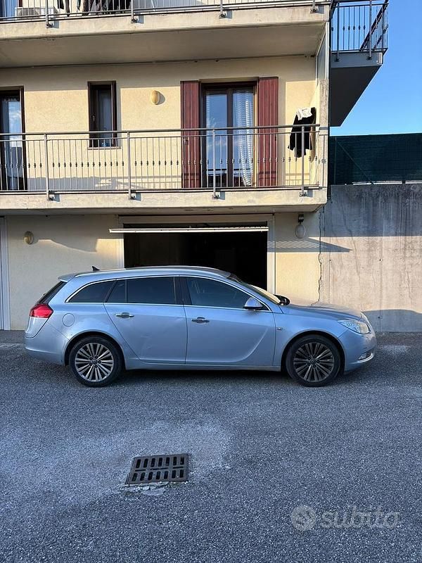 Usata Opel Insignia 160 CV (117 kW) 2013 Grigio Station wagon