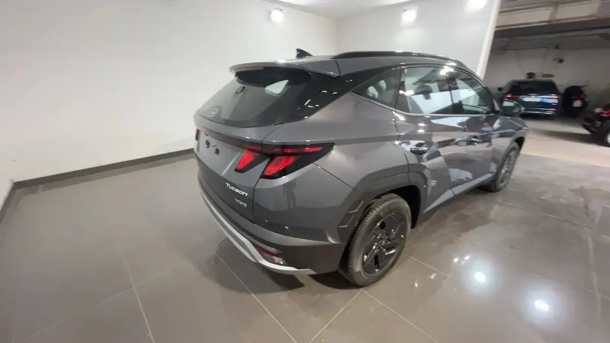 Nuova Hyundai Tucson Blackline 136 CV (100 kW) 2026 Ecotronic gray SUV