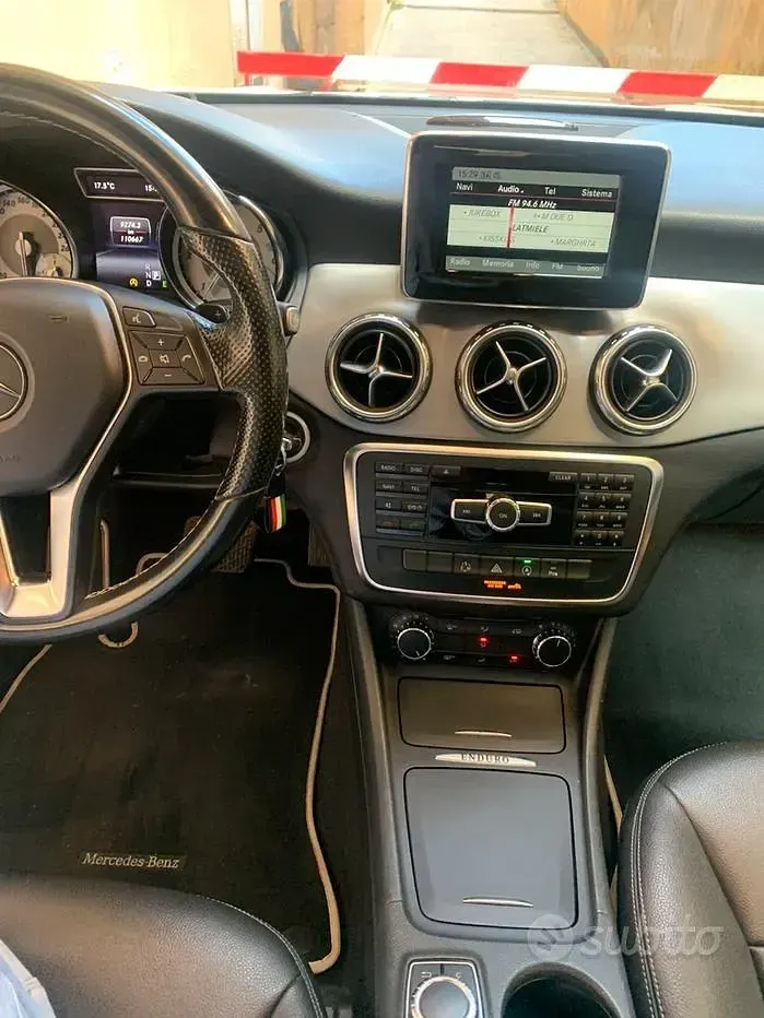 Usata Mercedes GLA200 136 CV (100 kW) 2015 Bianco SUV