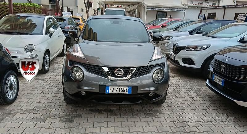 Usata Nissan Juke Tekna 110 CV (80 kW) 2015 Grigio SUV
