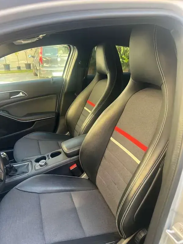 Usata Mercedes A180 Executive 109 CV (80 kW) 2013 Argento Utilitaria