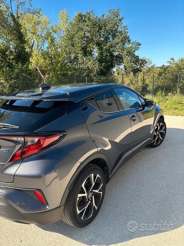 Usata Toyota C-HR Trend 98 CV (72 kW) 2022 Grigio SUV