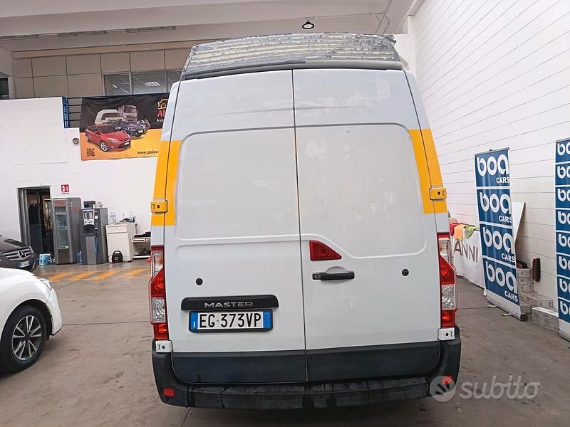 Usata Renault Master 125 CV (91 kW) 2011 Bianco Berlina