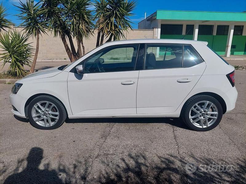 Usata Skoda Fabia 75 CV (55 kW) 2018 Bianco Berlina