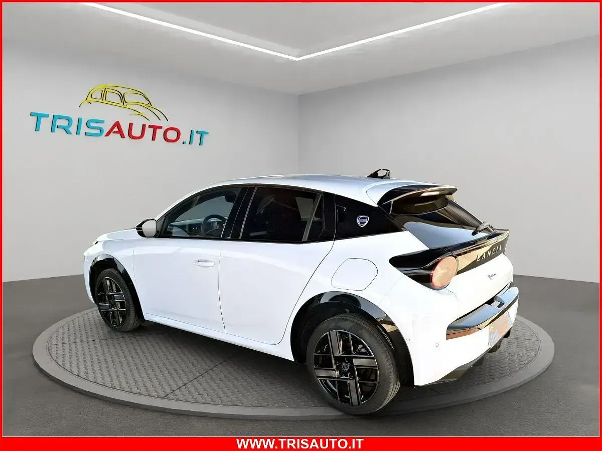 Usata Lancia Ypsilon 100 CV (73 kW) 2025 Bianco Utilitaria