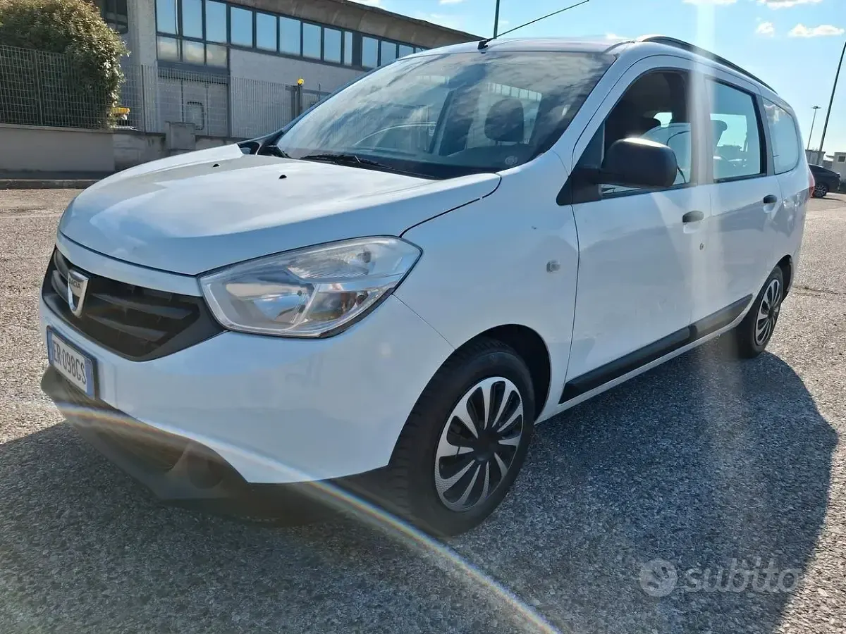 Usata Dacia Lodgy 90 CV (66 kW) 2013 Bianco Monovolume