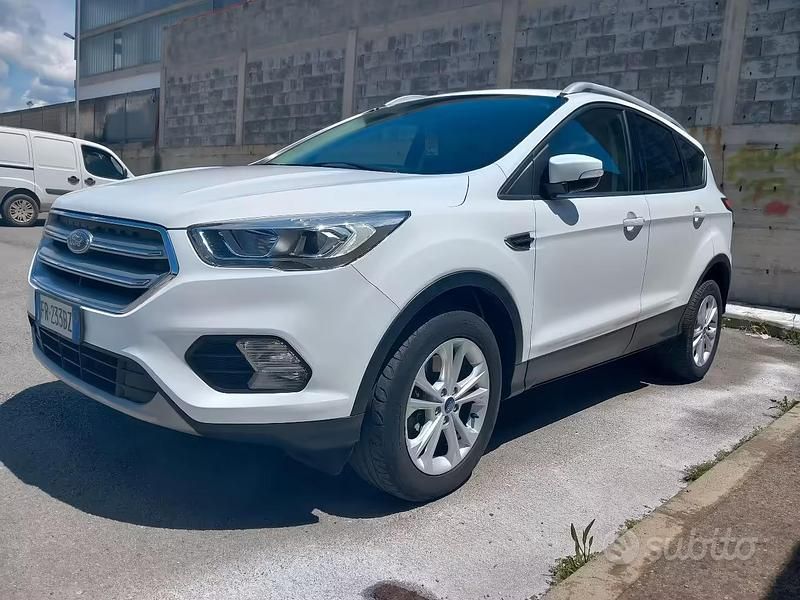 Usata Ford Kuga 120 CV (88 kW) 2018 Bianco SUV