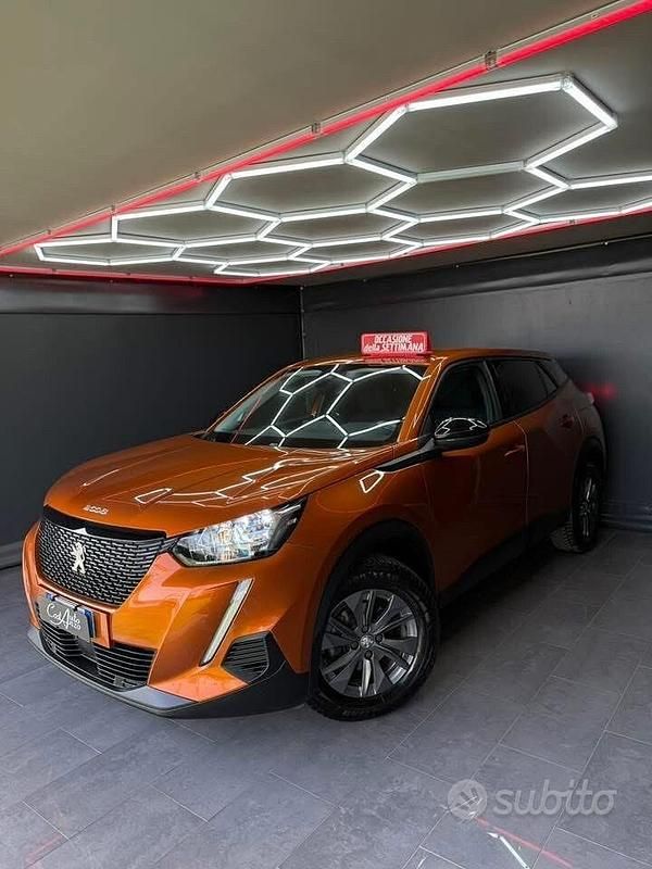 Usata Peugeot 2008 Active 110 CV (80 kW) 2022 Arancione SUV