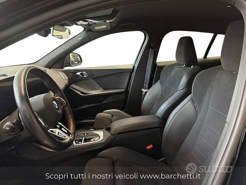 Usado BMW 118 M Sport 150 CV (110 kW) 2025 Negro Utilitario
