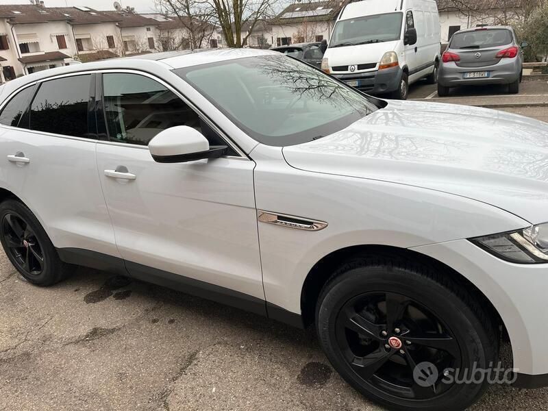 Usata Jaguar F-Pace R-Sport 180 CV (132 kW) 2016 Bianco SUV