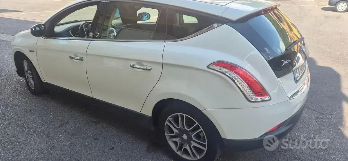 Usata Lancia Delta 120 CV (88 kW) 2009 Bianco Utilitaria