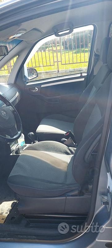 Usata Opel Meriva 2008 Grigio Monovolume