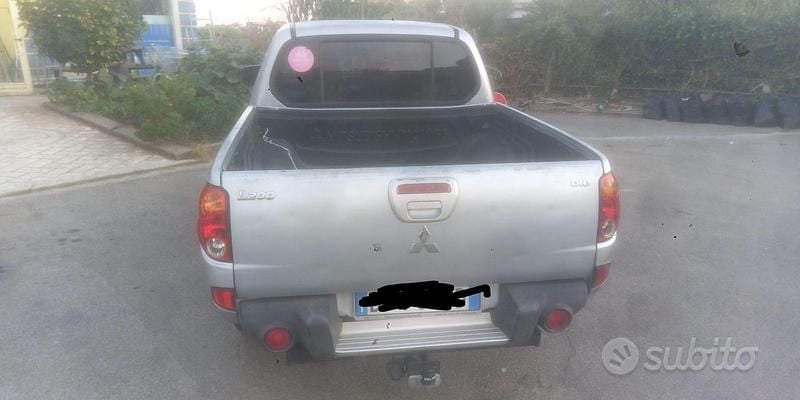 Usata Mitsubishi L200 136 CV (100 kW) 2008 Grigio Pick-up