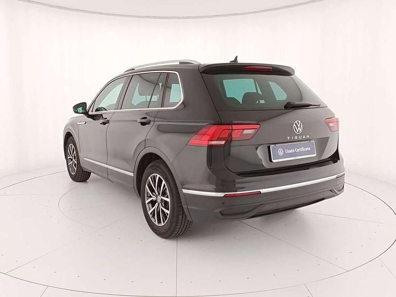 Usata VW Tiguan Life 150 CV (110 kW) 2023 Deep black perlato SUV