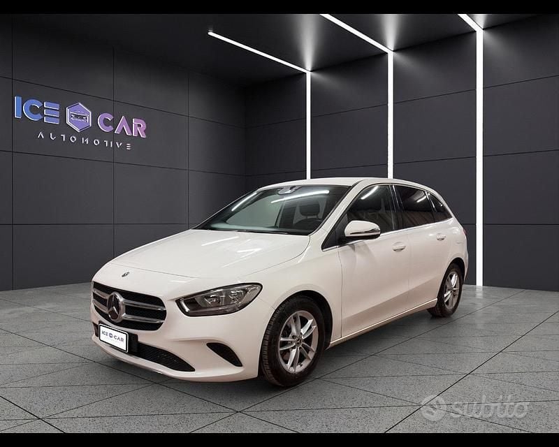 Bianco Usata 2020 Mercedes B180 Monovolume | 15.980 € (Super prezzo) - Immagine 1/4