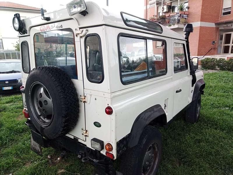 Usata Land Rover Defender 113 CV (83 kW) 1997 SUV
