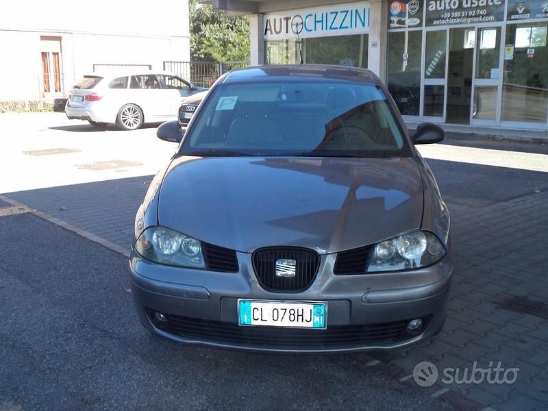 Usata Seat Ibiza Stella 64 CV (47 kW) 2004 Grigio Berlina