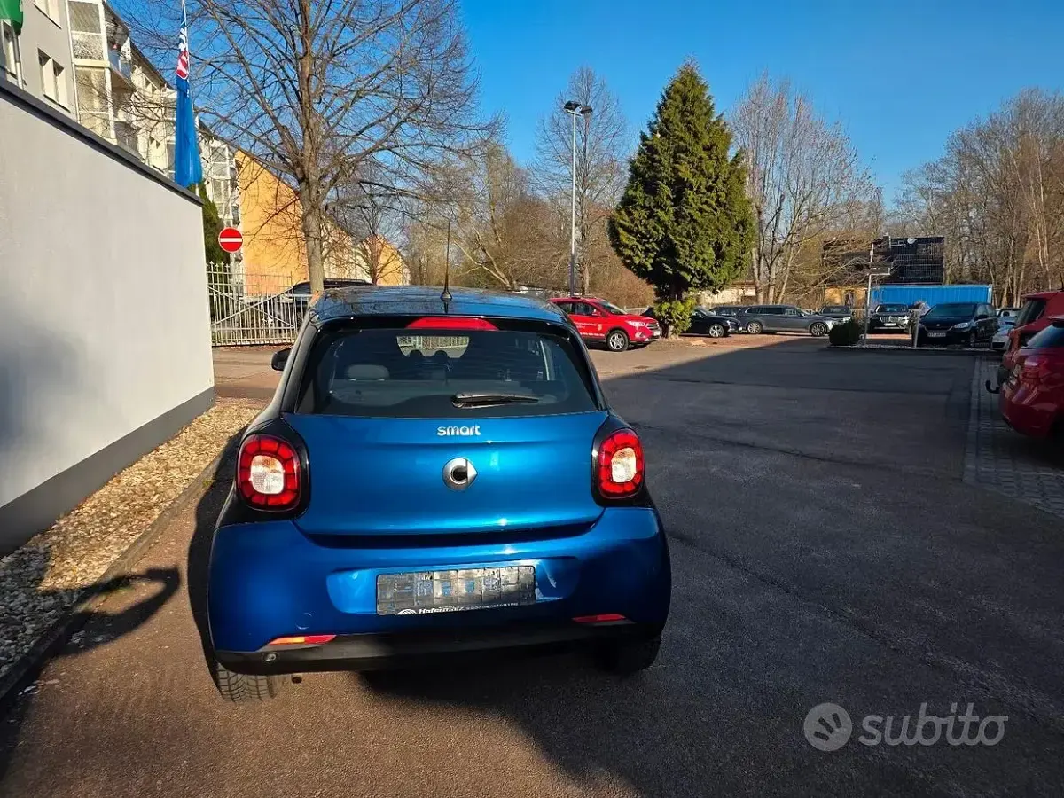Begagnad Smart ForFour Prime 90 HK (66 kW) 2016 Blå Halvkombi