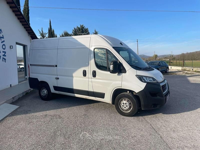 Occasion Peugeot Boxer 140 ch (102 kW) 2024 Blanc Van