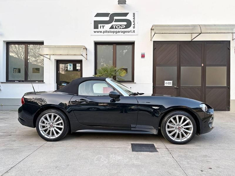 Usata Fiat 124 Spider Lusso 140 CV (102 kW) 2018 Nero Cabrio