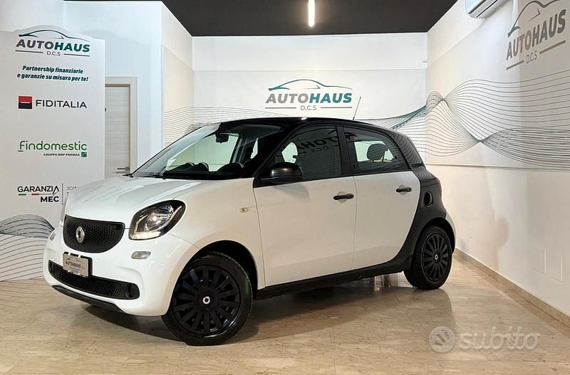 Usata Smart ForFour 61 CV (44 kW) 2015 Nero Utilitaria