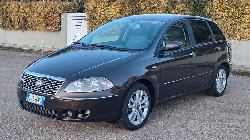 Usata Fiat Croma 149 CV (109 kW) 2007 Marrone Station wagon