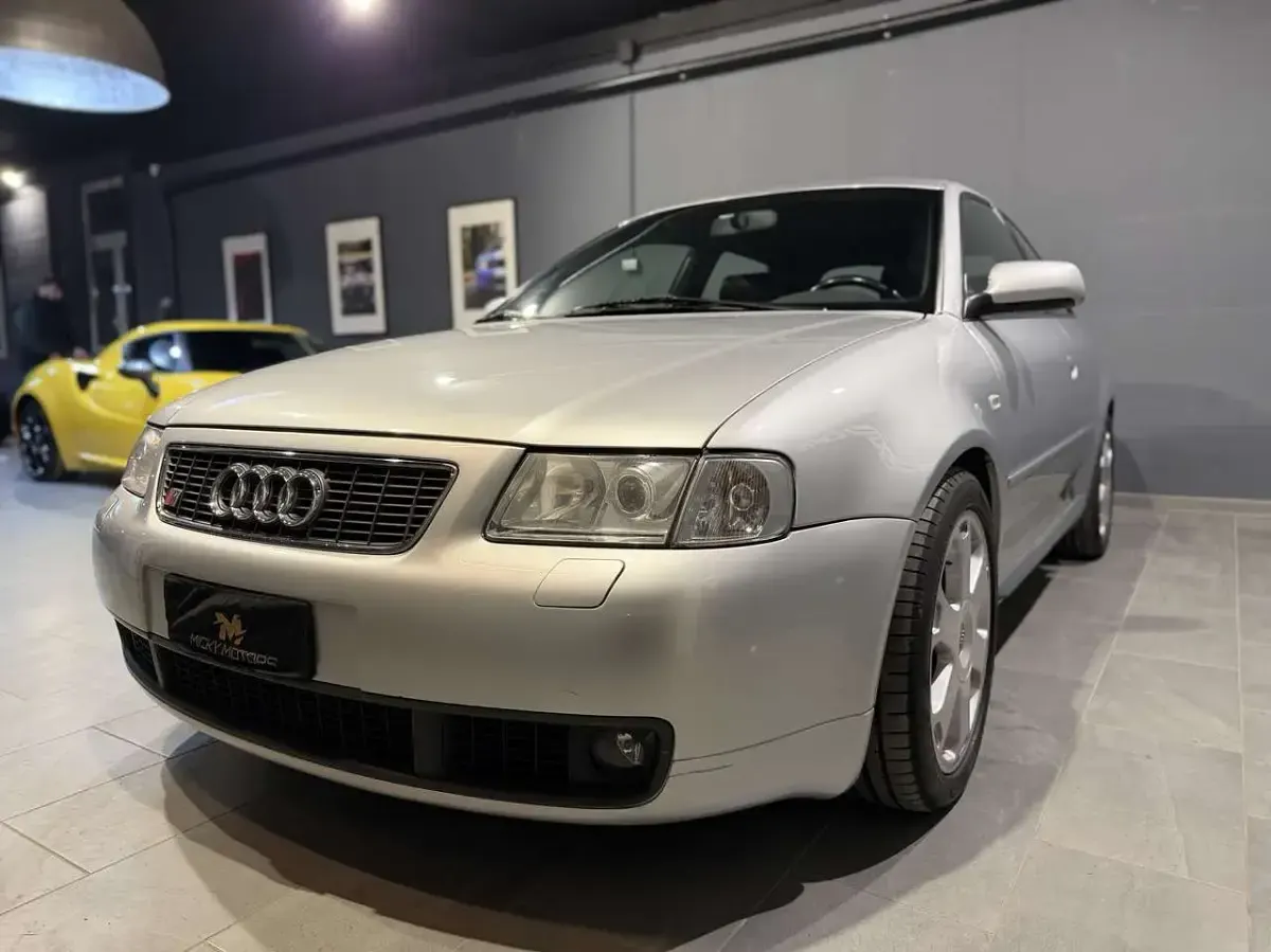 Usata Audi S3 Ambiente 209 CV (153 kW) 2000 Argento Utilitaria