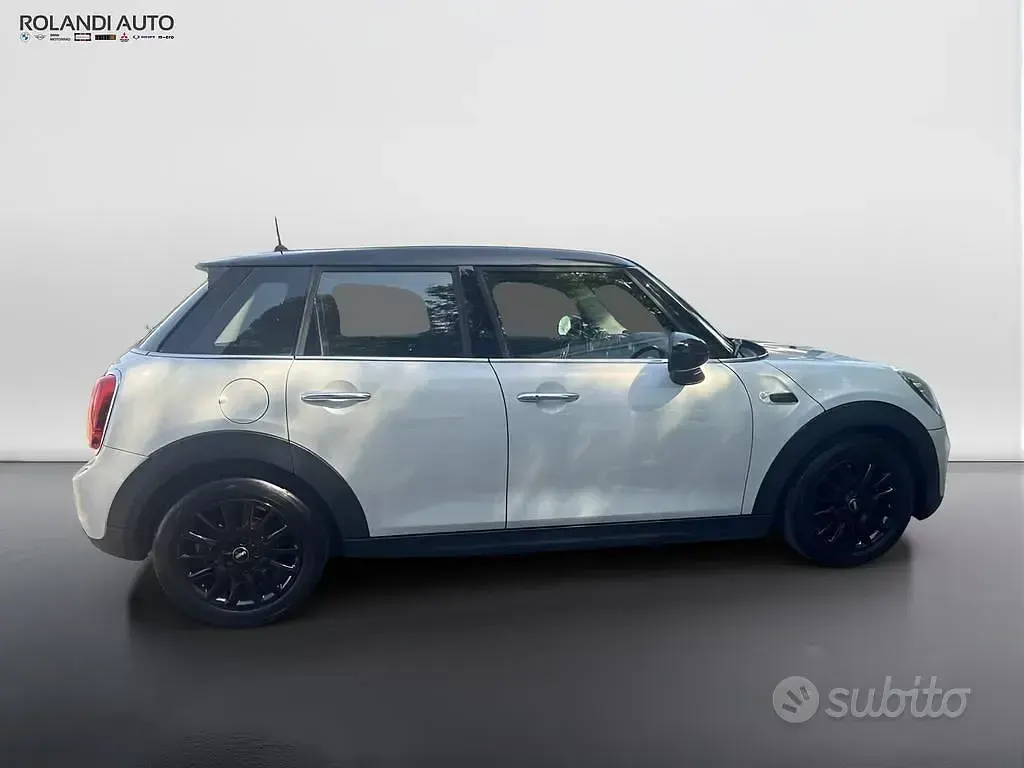 Usata Mini Cooper D 116 CV (85 kW) 2019 Argento Utilitaria