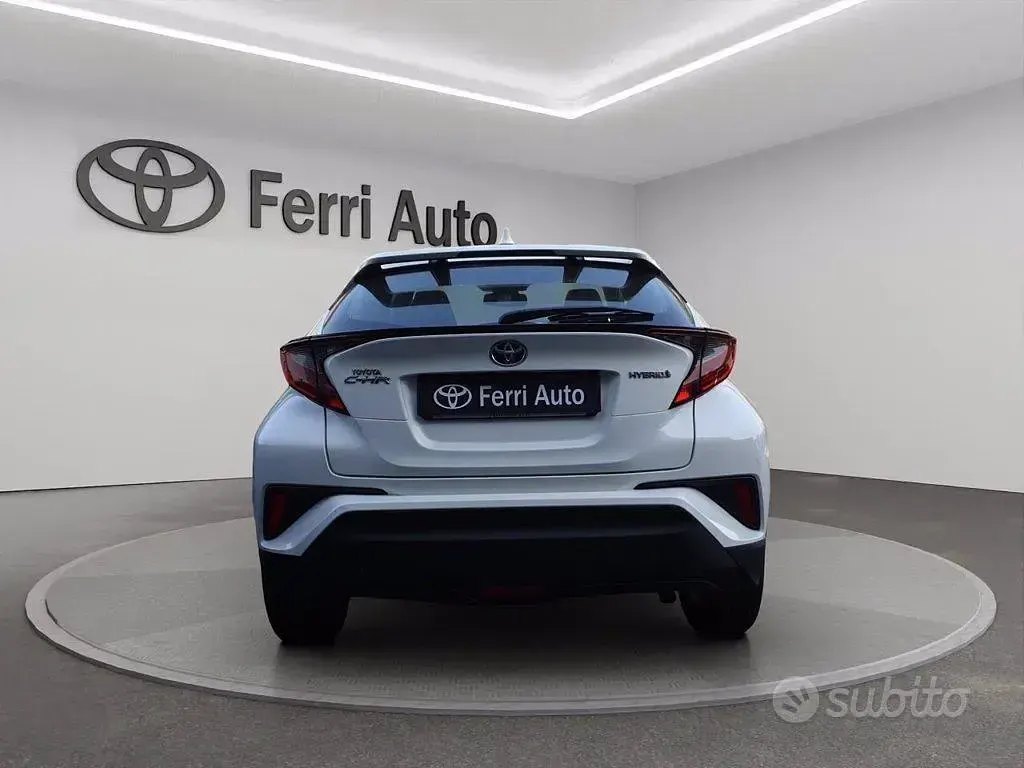 Second-hand Toyota C-HR Business Edition 122 CP (89 kW) 2023 Gri SUV