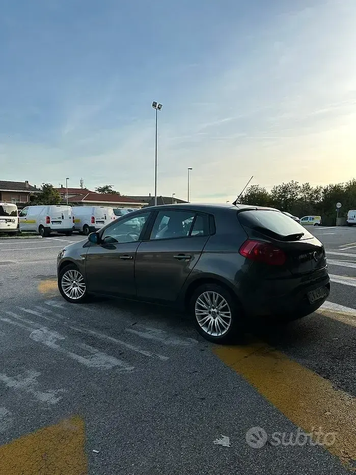 Usata Fiat Bravo Emotion 90 CV (66 kW) 2009 Grigio Utilitaria