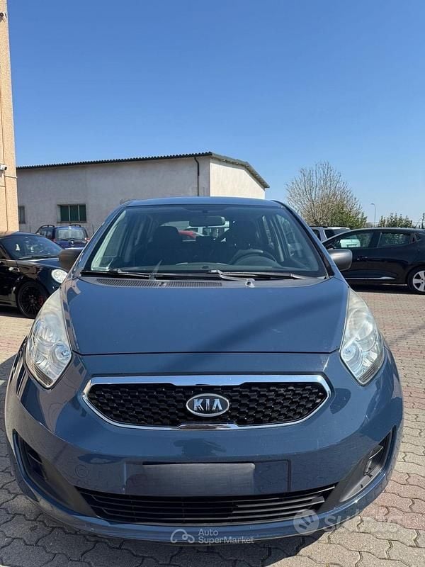 Usata Kia Venga Active 90 CV (66 kW) 2012 Blu Utilitaria