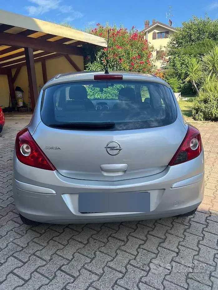 Usata Opel Corsa Edition 85 CV (62 kW) 2014 Utilitaria