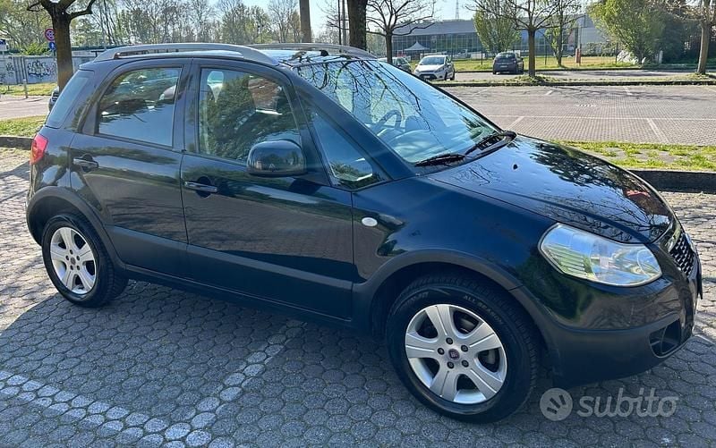 Usata Fiat Sedici Emotion 107 CV (78 kW) 2008 Nero SUV