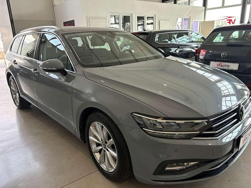 Usata VW Passat Business 150 CV (110 kW) 2021 Grigio Station wagon