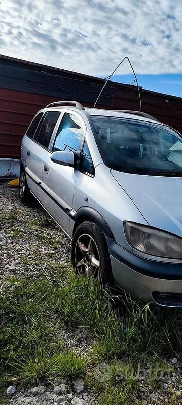 Usata Opel Zafira 101 CV (74 kW) 2001 Monovolume