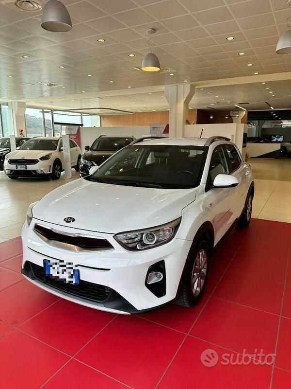 Usata Kia Stonic Style 101 CV (74 kW) 2019 Bianco SUV